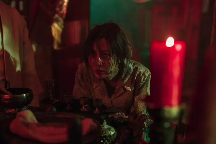 曾莞婷為電影《化劫》不顧形象。台北双喜提供