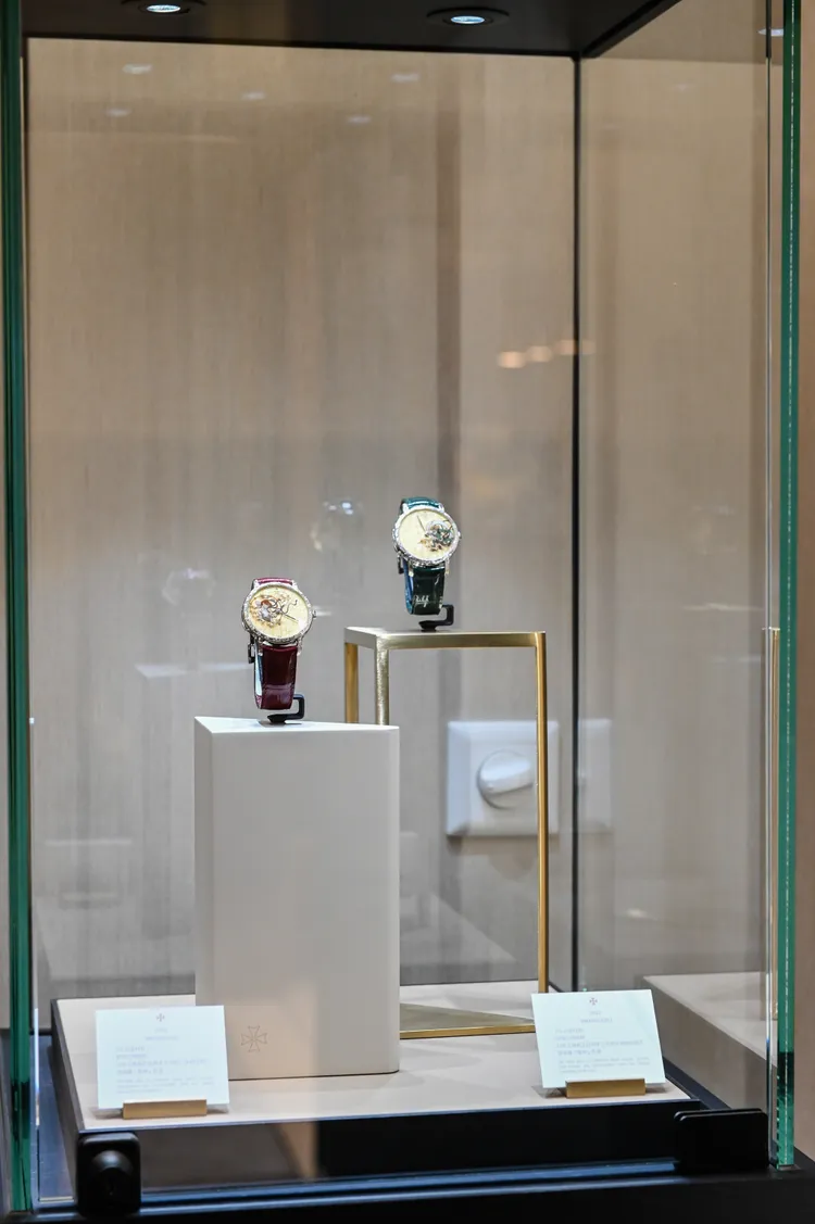 Les Cabinotiers閣樓工匠系列「God of Thunder」及「God of Wind」腕錶，即日起至6月20日止在江詩丹頓台北101專賣店中亮相。品牌提供