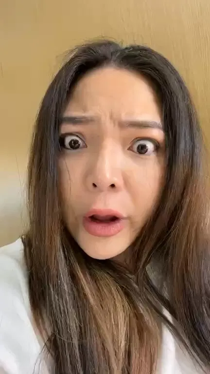 小甜甜前幾天開直播表情誇張。翻攝小甜甜臉書