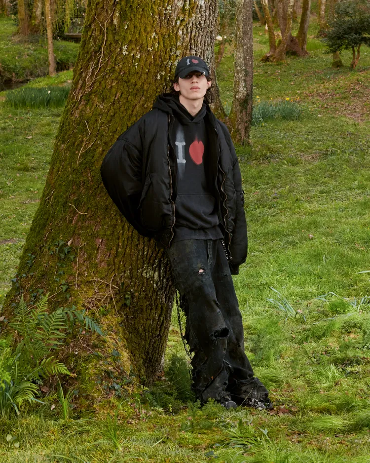 BALENCIAGA 520節日限定系列形象廣告。品牌提供