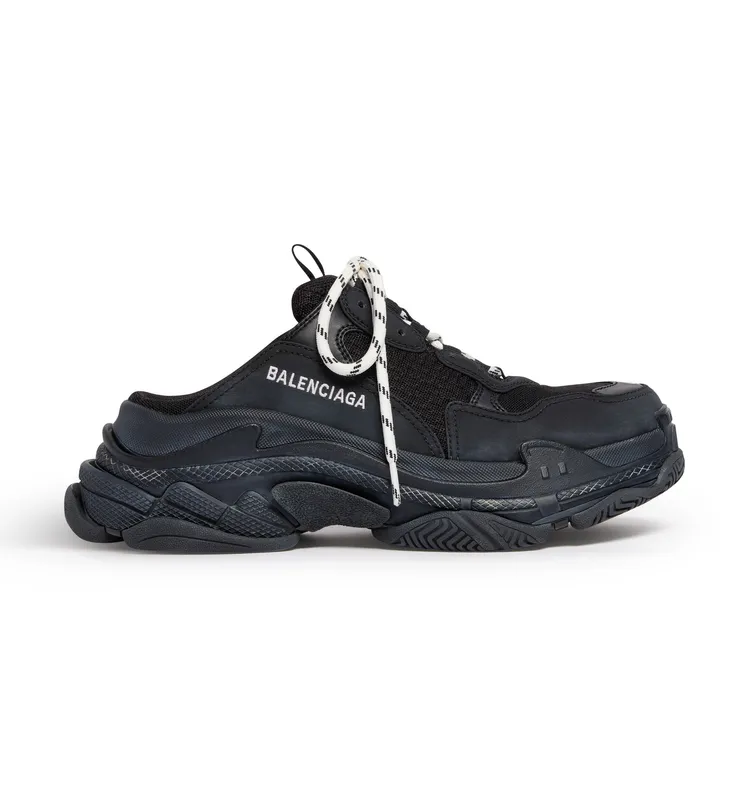 Triple S穆勒鞋，2萬9200元。品牌提供