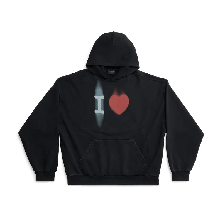 520節日限定系列I Love Medium Fit連帽衫，3萬6850元。品牌提供