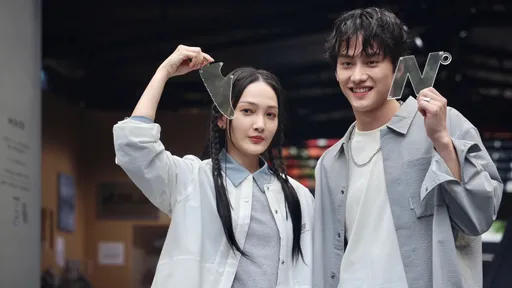 范少勳在家抱娃做深蹲 憶當年送鞋寵女友「收錢」成功變太太