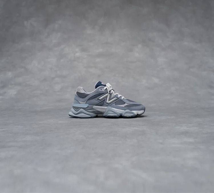 Grey Day 2023系列9060鞋款，4680元。品牌提供