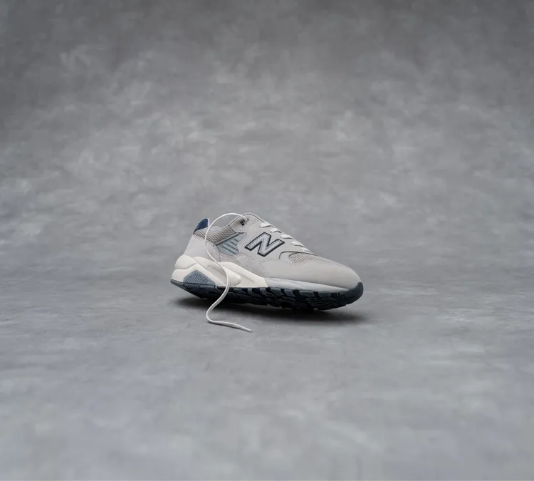 Grey Day 2023系列580鞋款，4580元。品牌提供