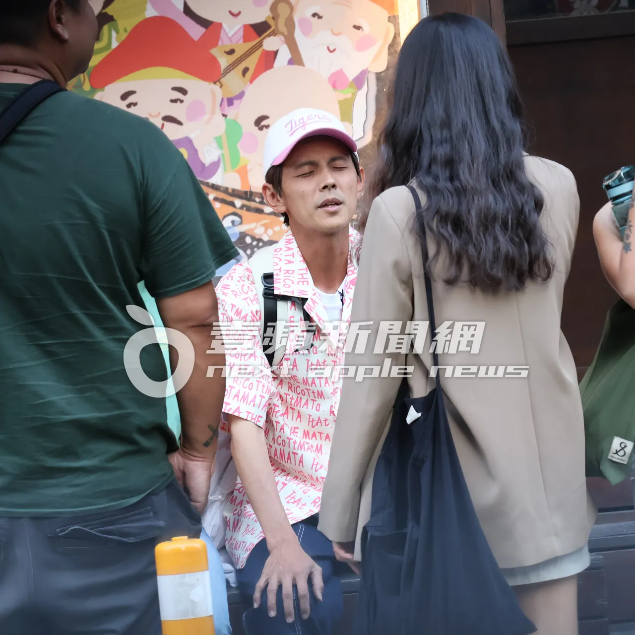 阿翔（中）表情管理到位，跟「混血妹」潔絲主持外景節目，笑果十足。特勤中心攝