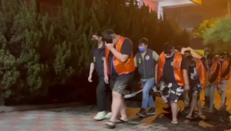 警方循線將5 名囂張公然吸毒男子緝捕到案。讀者提供