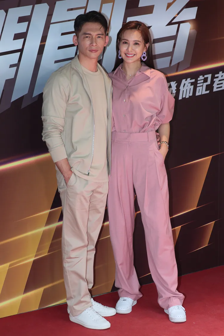 安心亞（右）相信誓言，被温昇豪吐槽：「男人的話能信嗎？」彭欣偉攝