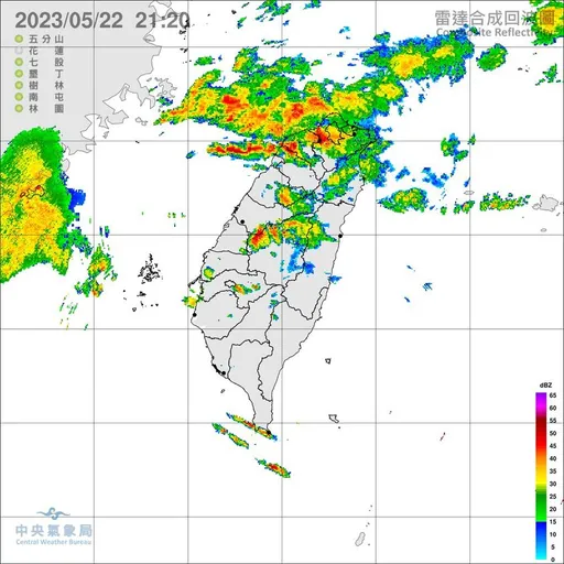 鋒面殺到！北台雷雨彈狂炸　7縣市發布大雨特報