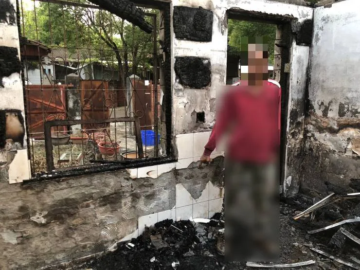 林姓街友闖入空屋抽菸，因亂丟菸蒂引發火勢。讀者提供