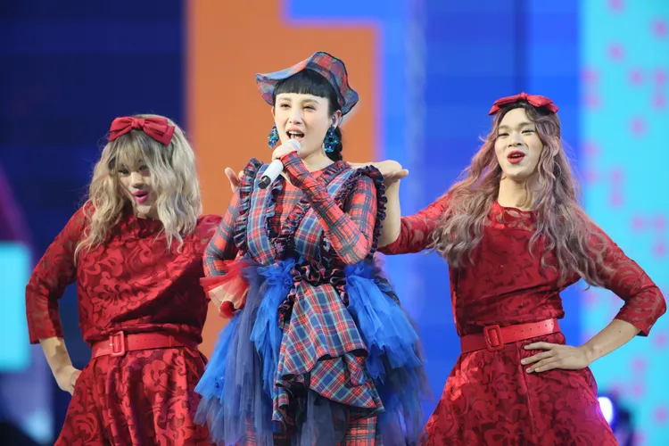 魏如萱唱跳羅志祥妹妹朱碧石的歌。