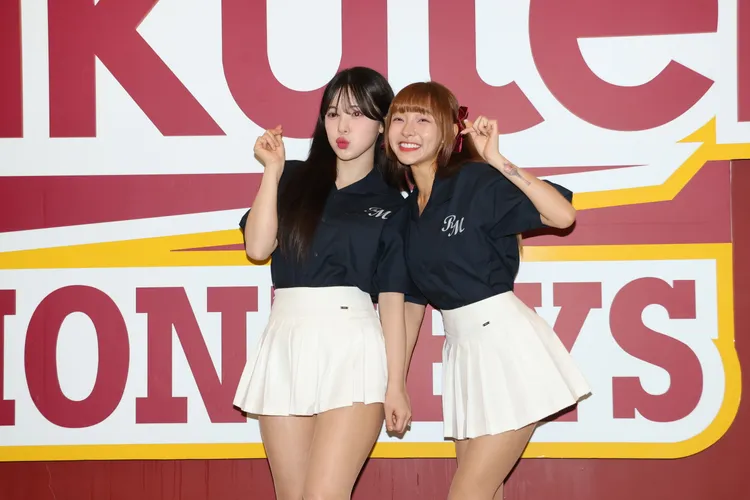 林襄（右）稱讚李多慧表情多變，感受到她的熱情。鄭孟晃攝