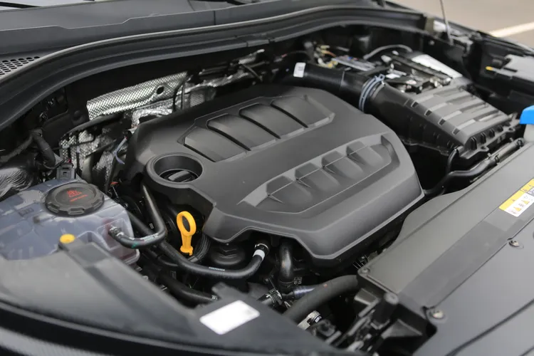 Volkswagen集團旗下名機EA888的2.0升汽油渦輪引擎，在2.0 TSI 4X4設定上也兼具13.3km/L不差的平均油耗表現。林浩昇攝