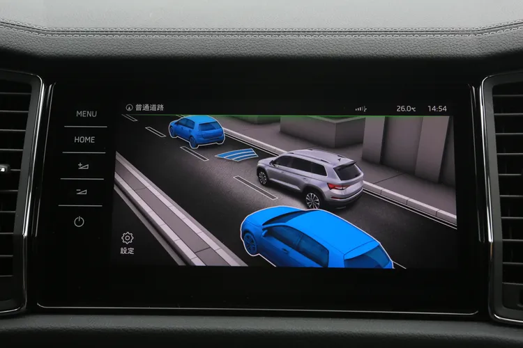 Kodiaq標配「聰明EYE套件」ADAS主動駕駛輔助系統，並且達到Level 2半自動輔助的水準。林浩昇攝