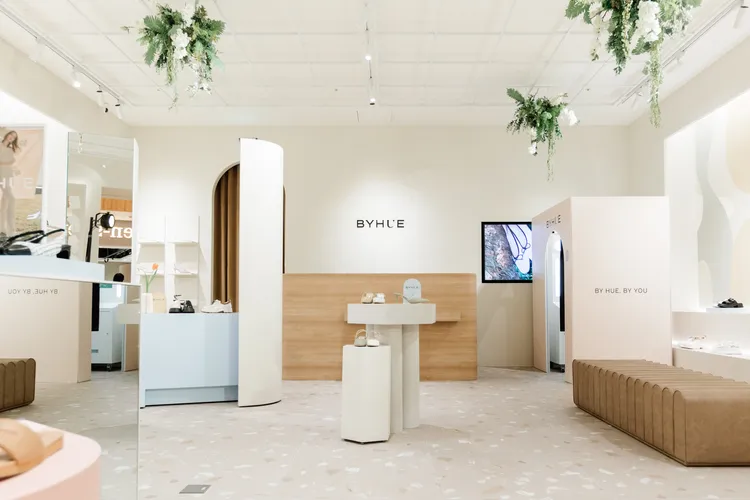 BYHUE在台中三井LaLaport北館開設全台首間概念店。品牌提供