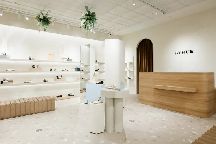 BYHUE在台中三井LaLaport北館開設全台首間概念店。品牌提供