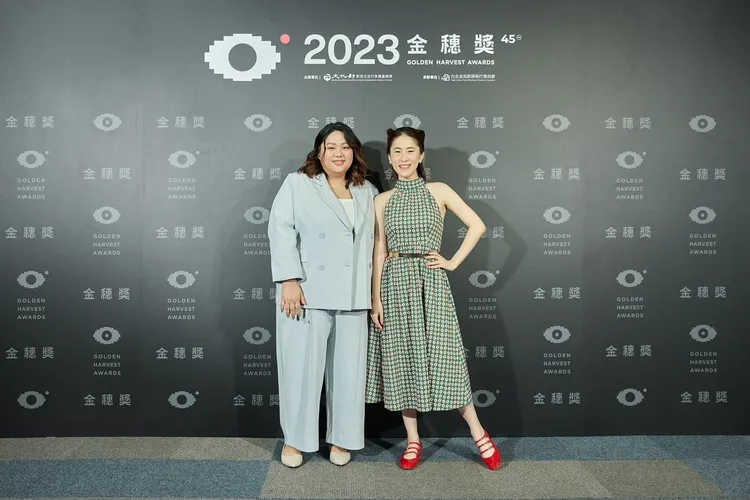 百白（右）和蔡嘉茵是前兩屆主持。