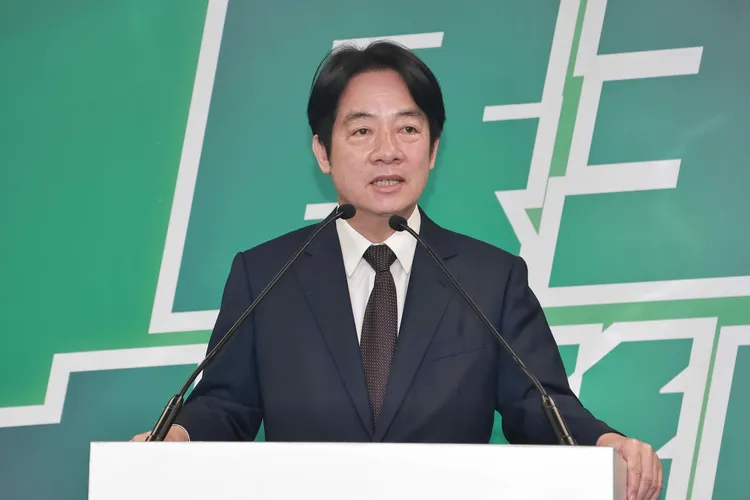 賴清德親自召開記者會宣布新北艱困選區徵召吳崢、曾柏瑜，以及與無黨籍李正皓合作。施昂強攝