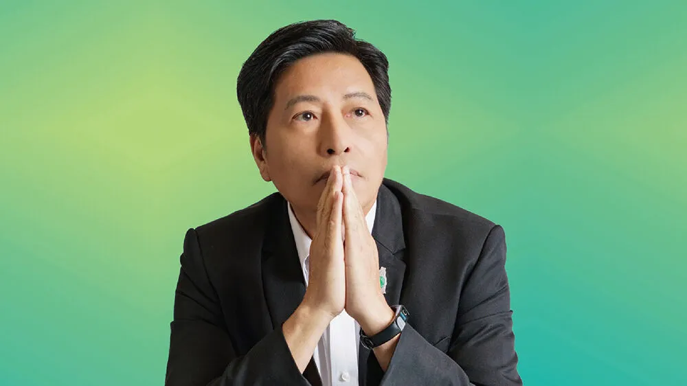 前立委鄭寶清的妻子4月24日在桃園區綠燈過斑馬線時,遭左轉車輛撞飛。翻攝自鄭寶清臉書