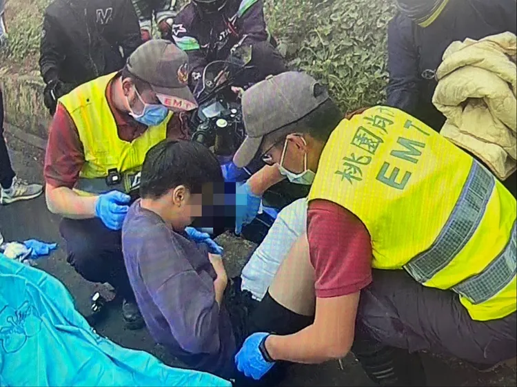 女騎士脫困。大溪警分局提供