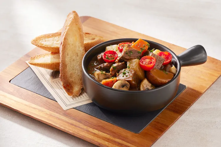 The Terrace「樂饗犇犇雙人券」每張899元。業者提供