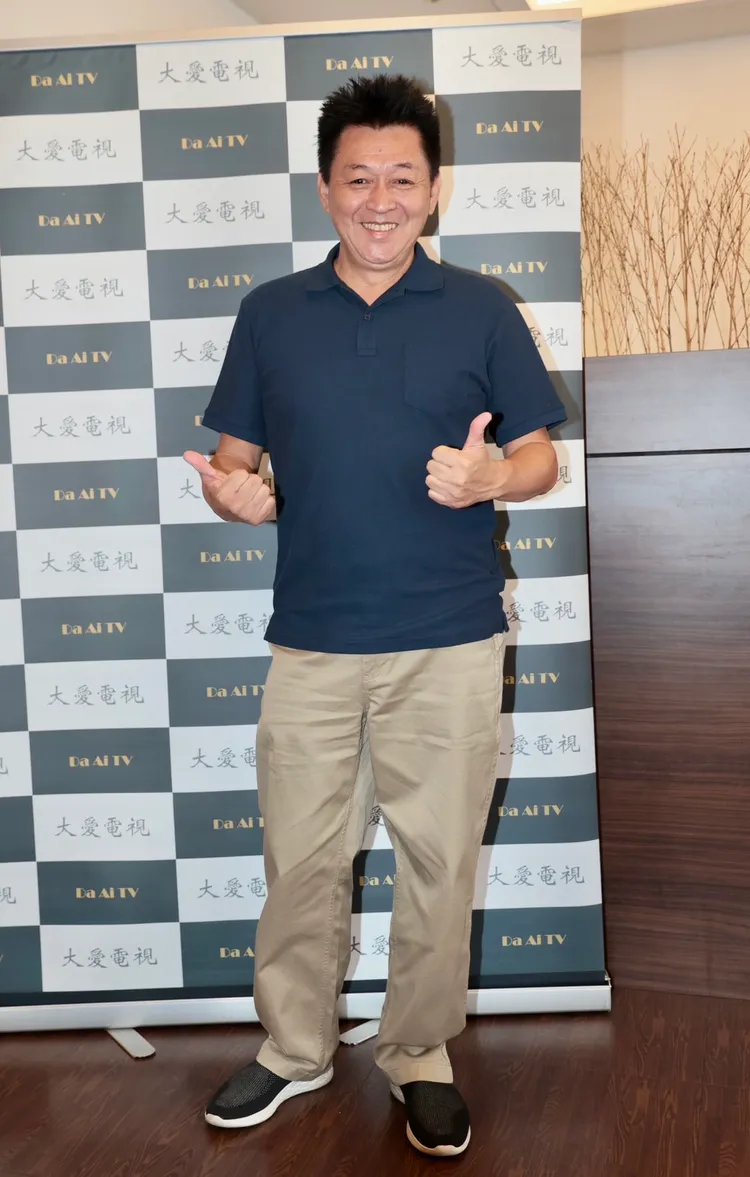 庹宗華非常愛小孩。彭欣偉攝