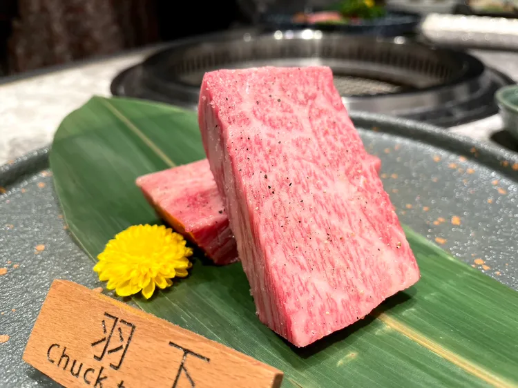 整頭牛細分拆解成30多個部位呈現，應用在八大類型和牛主題料理中。曾仲葳攝