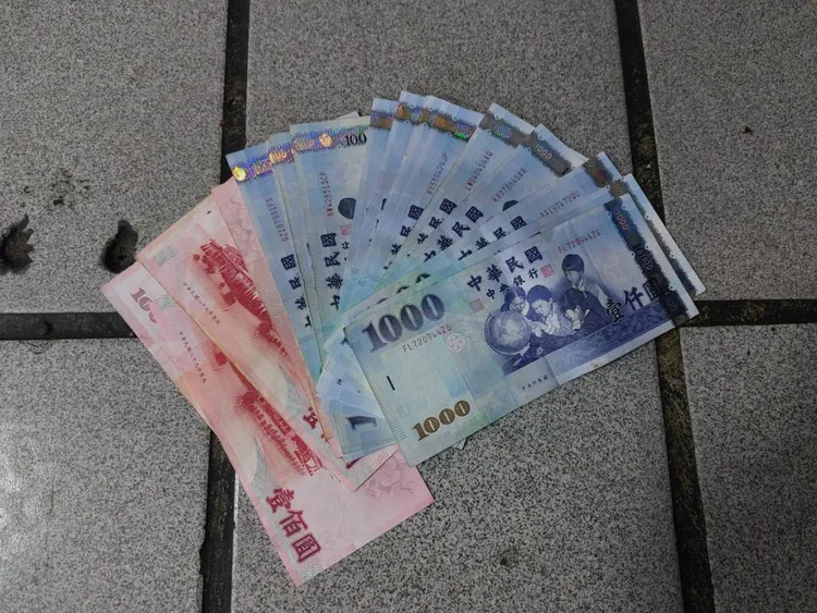 警方起出贓款。樹林警分局提供