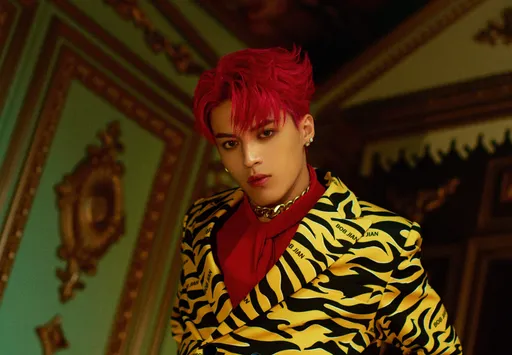 人氣男團把妹尋求危險刺激 浮誇虎紋上身變身國王