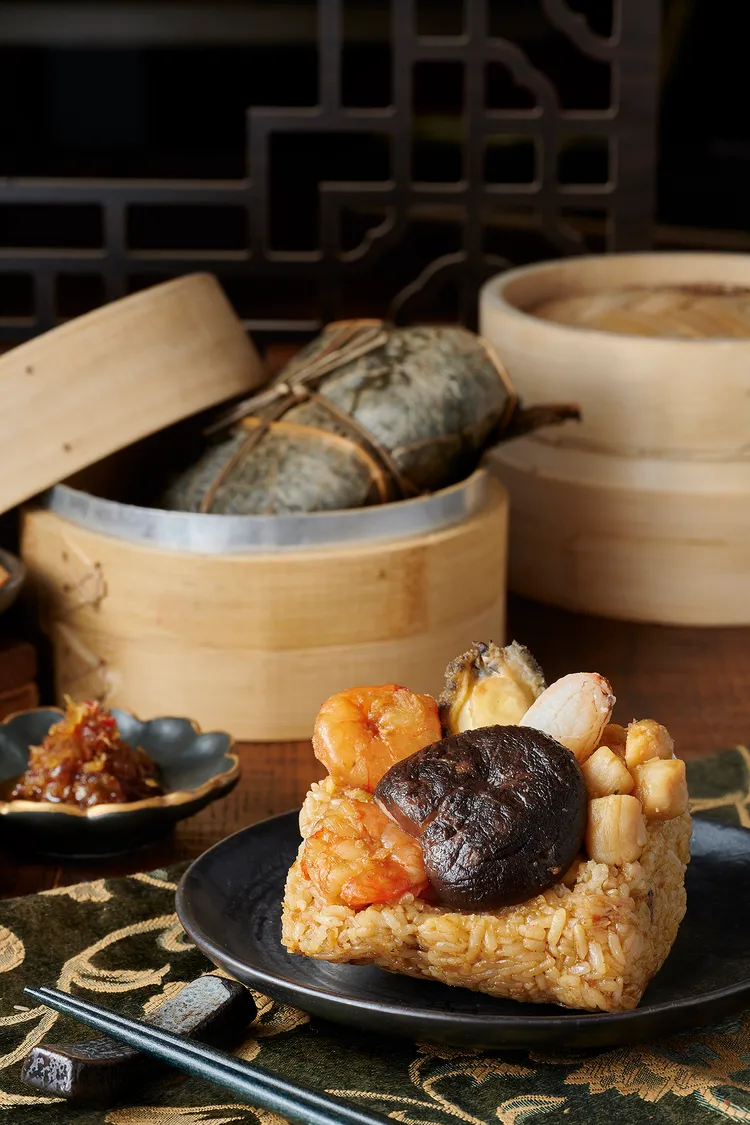 XO醬鮑魚海皇粽，3顆一組售價2240元，單顆平均780元。月底前早鳥預購一組1900元。業者提供