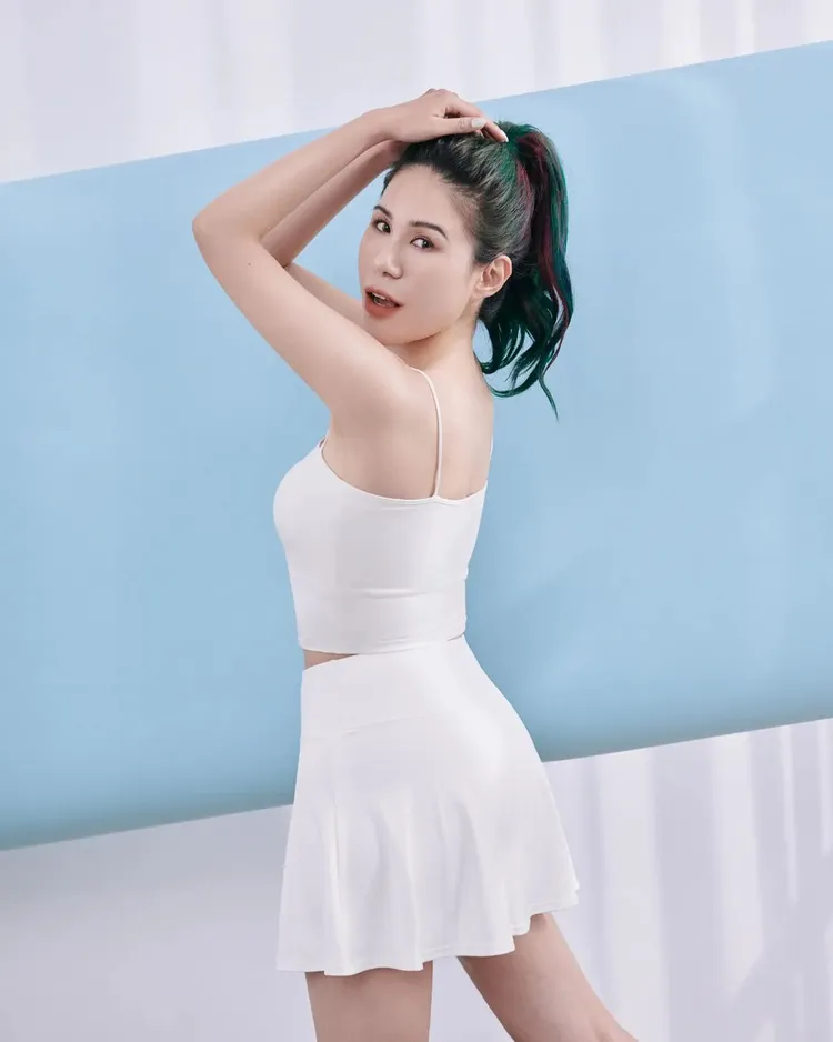 網紅「丹妮婊姐」平時在IG的美照。翻攝「丹妮婊姐」IG