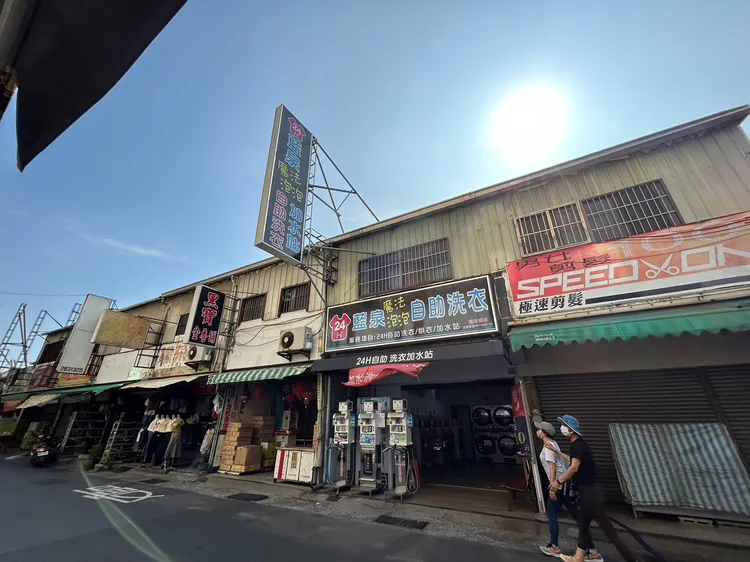 市府發現觀光城的建物有違建、增建等情形。讀者提供