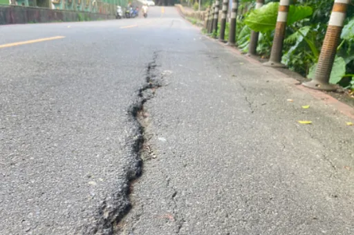憂心恐走山！基隆中正公園路面裂縫擴大　市府決議緊急修補