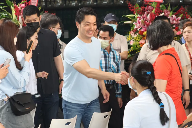 蔣萬安（中）說，再無法發包會進行通盤檢討。彭欣偉攝