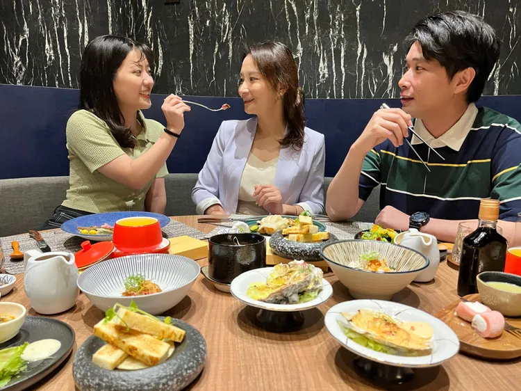 築間餐飲集團推出全新品牌NAKAMA，主打和洋食套餐，開幕期間5/13-5/31憑電子優惠券享88折。業者提供