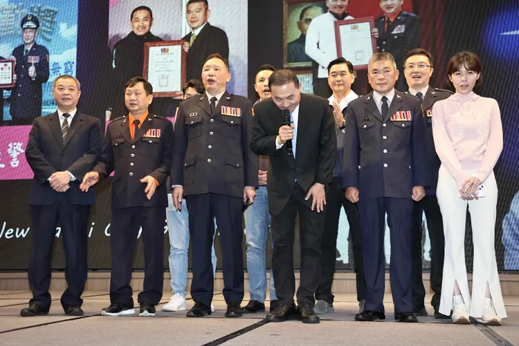 「侯家軍」議員到齊，全力挺侯友宜前進總統府。施昂強攝