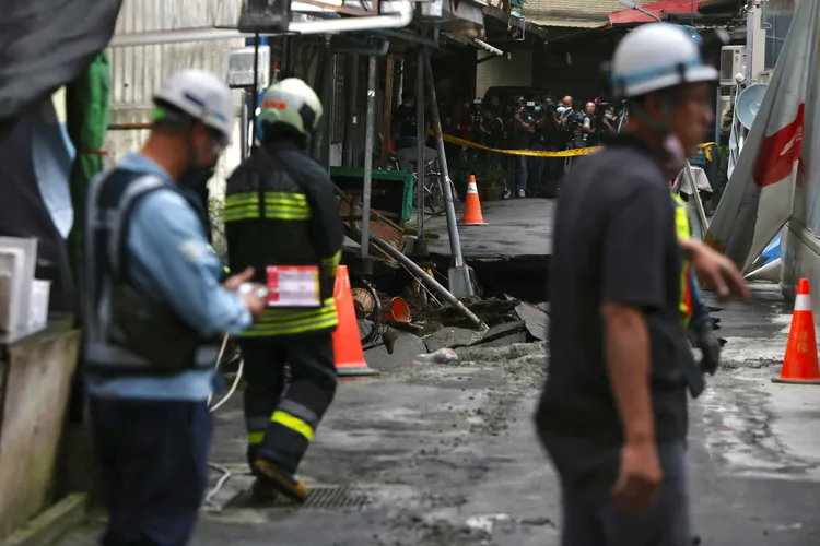 封鎖線外聚集大批媒體。林林攝