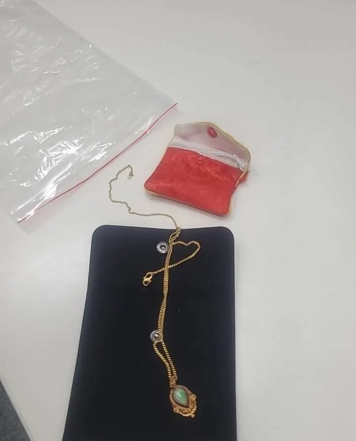 金項鍊是失主阿嬤所傳承。翻攝畫面