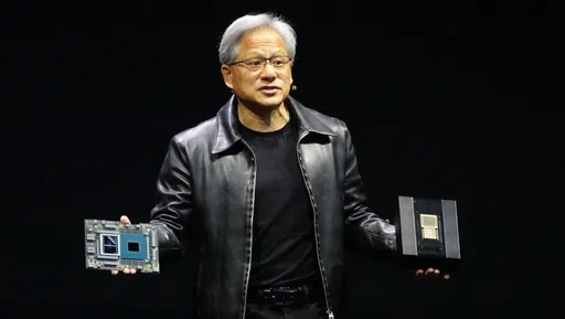 被基辛格稱lucky man 「1兆男」黃仁勳分享2件幸運小物