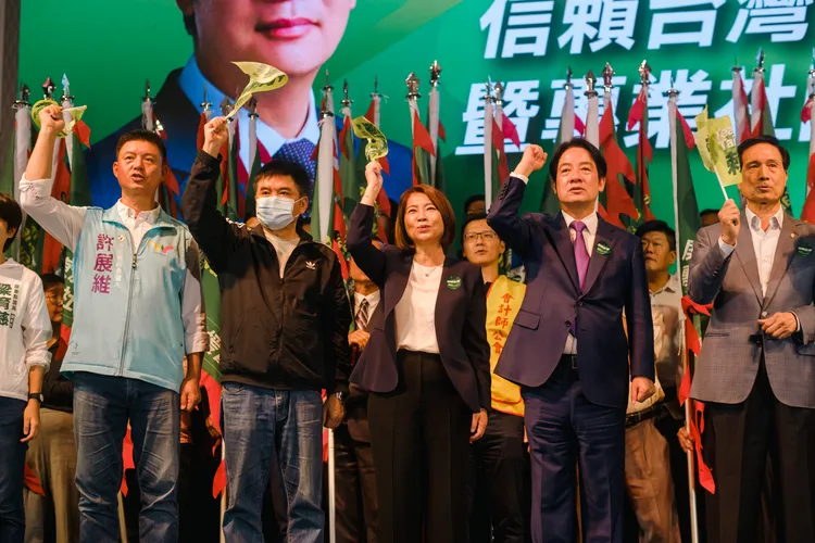 賴清德今日出席「屏東縣信賴台灣之友會暨專業社團後援會成立大會」。民進黨屏東縣黨部提供