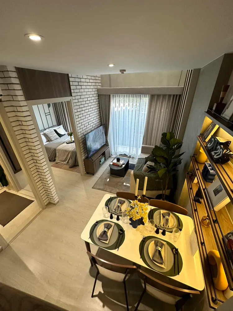 佩佩表示，還是要多做功課，不然曼谷的房子真的都太漂亮了，會失心瘋買太多。翻攝「雙胞胎佩佩 韓式婚紗女王」臉書