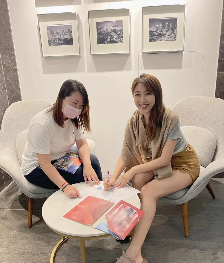 佩佩頻頻投資泰國曼谷房市，今天(5/15)更高調宣布：「又買了第三間了。」翻攝「雙胞胎佩佩 韓式婚紗女王」臉書