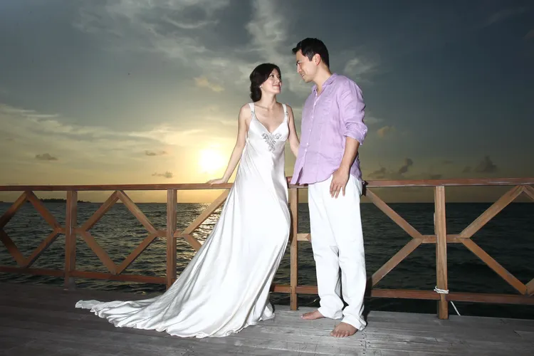 女星林熙蕾（左）與老公Chris在12年前也於馬爾地夫完婚。林熙蕾提供