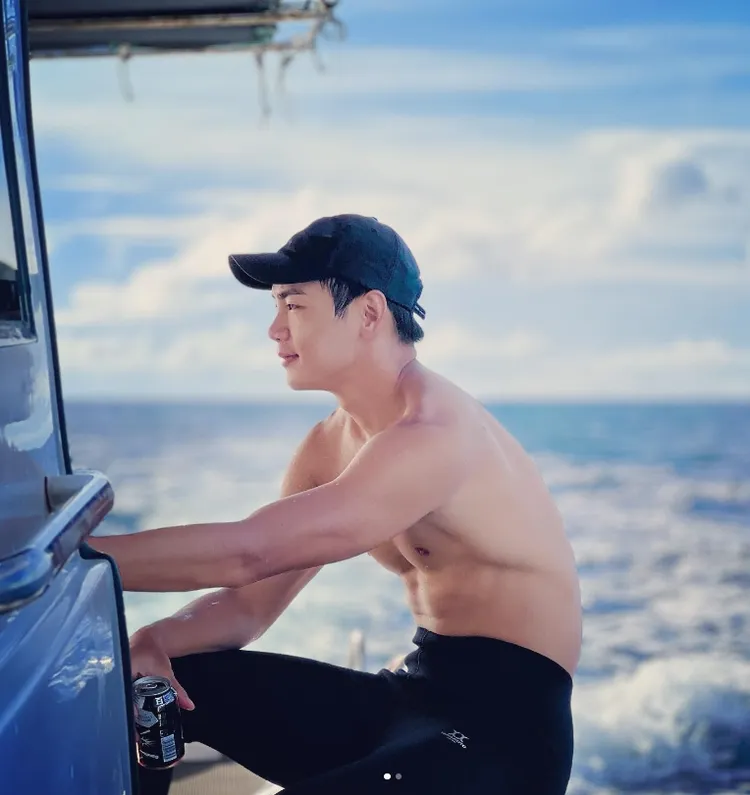 禾浩辰勤於健身運動，身材精壯。翻攝自禾浩辰IG