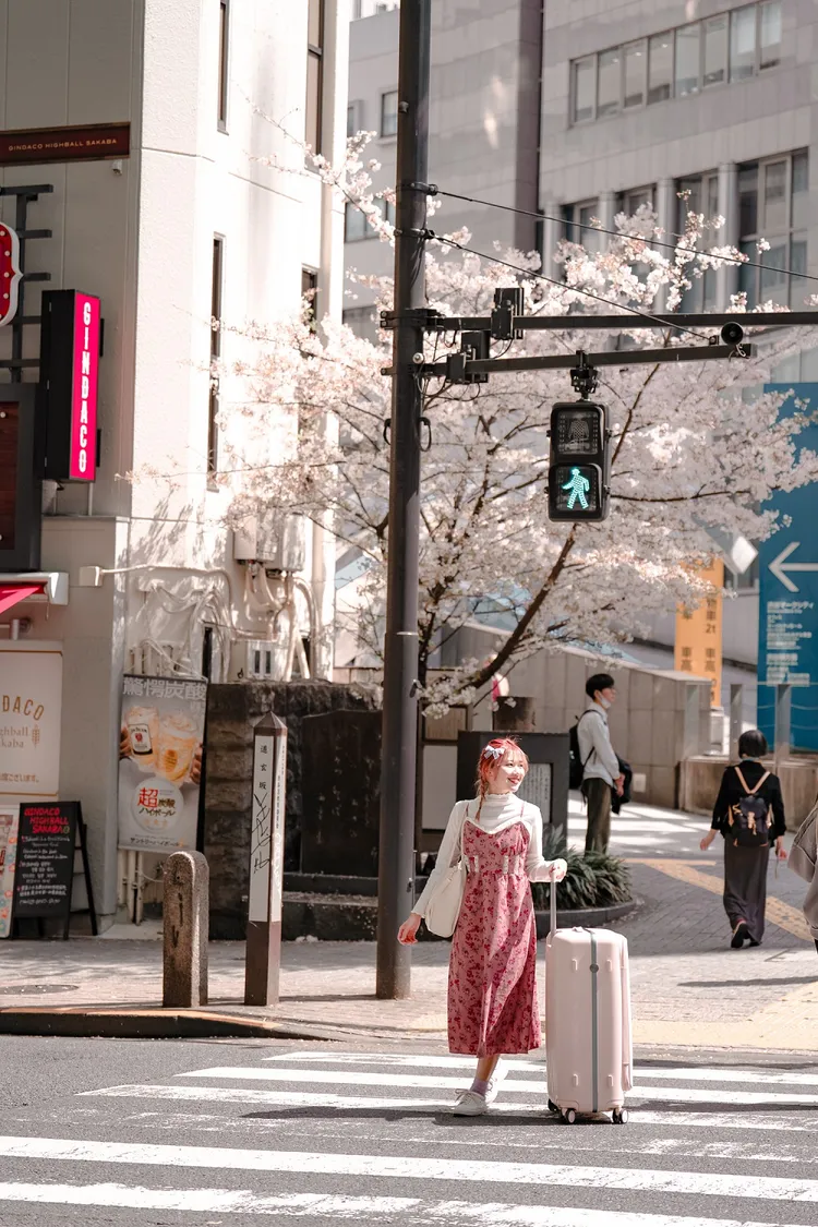 BOXY前開框架拉桿箱深受時尚潮人喜愛。照片來源@guang_wanniii