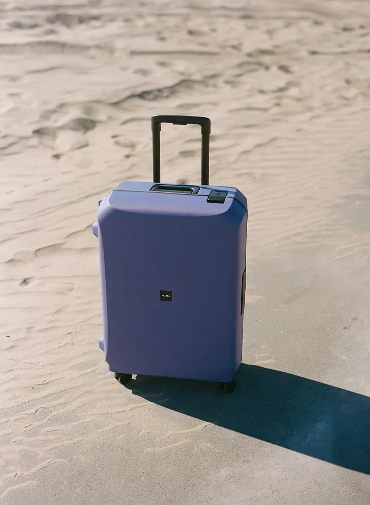 VOJA薰衣草紫新色散發活力與時尚Sense，21吋售價7280元。業者提供