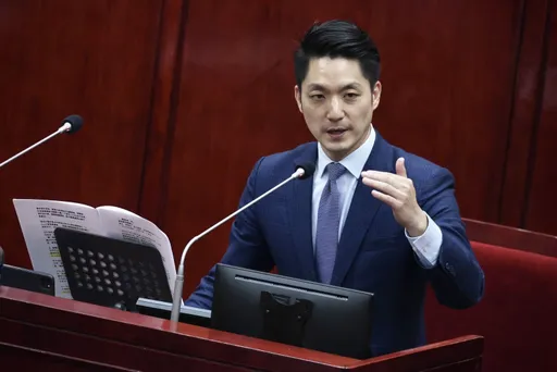 外界關注蔣萬安是否出席雙城論壇 王世堅送「反共先鋒」後代警語