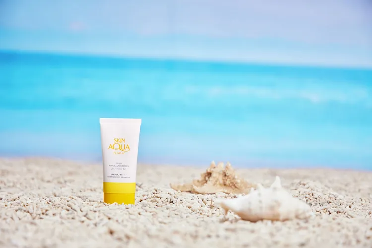 曼秀雷敦水潤肌純物理戶外防曬乳液，售價800元。業者提供