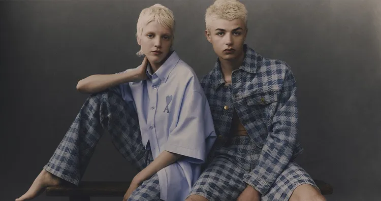 AMI PARIS在2023春夏系列中，仍隨處可見標誌性的「Ami de Coeur」愛心圖騰。THE SPAACE提供