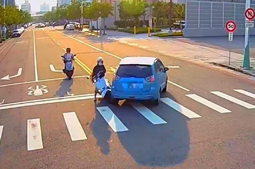 台中女騎士路口停等　下一秒遭轉彎轎車擦撞倒地！肇逃車主辯稱「沒感覺」